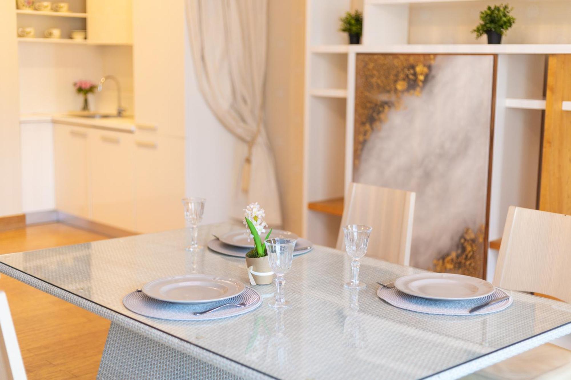Royal Suites Whith Free Parking Riga Exterior foto